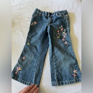 Old navy embroidered jeans size 3T